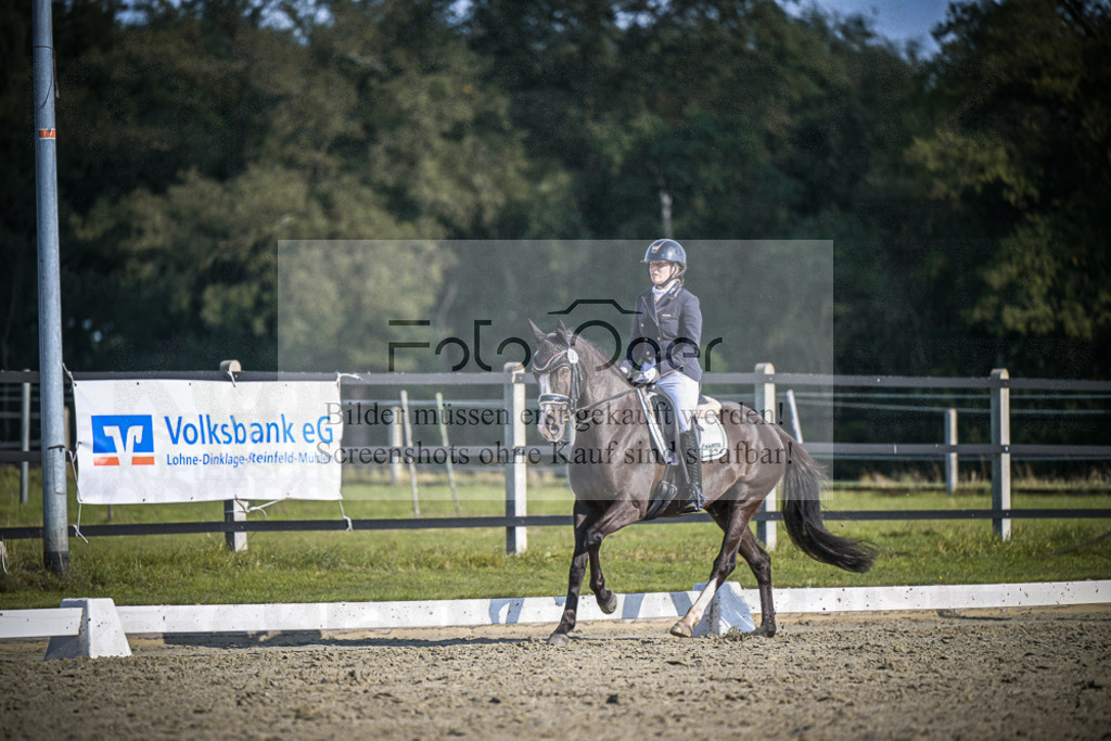 DOS_3303 | Entdecke hochwertige Reitturnierfotos von Foto Oger. Professionell, emotional und authentisch – jetzt Lieblingsmomente im Shop bestellen.Deutschlandweite Turnierfotografie. - Realisiert mit Pictrs.com