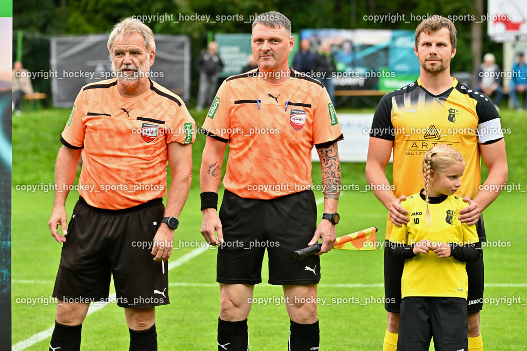 SV Arnoldstein vs. ATUS Velden | Meschnark Lukas Referee, Querer Heinz Referee, #31 Roman Binter SV Arnoldstein, SV Arnoldstein vs. ATUS Velden, SV Arnoldstein vs. ATUS Velden am 16.09.2025 in Arnoldstein (Waldparkstadion Arnoldstein), Austria, (Photo by Bernd Stefan)