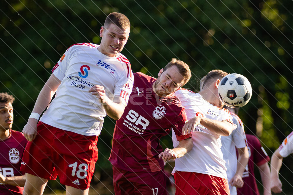 20250928_Picselweb-Fotografie_1R3_2237 | Spielszenen aus dem Spiel VfL Güldenstern Stade - Rotenburger SV. Ergebnis 0:3 - Realisiert mit Pictrs.com