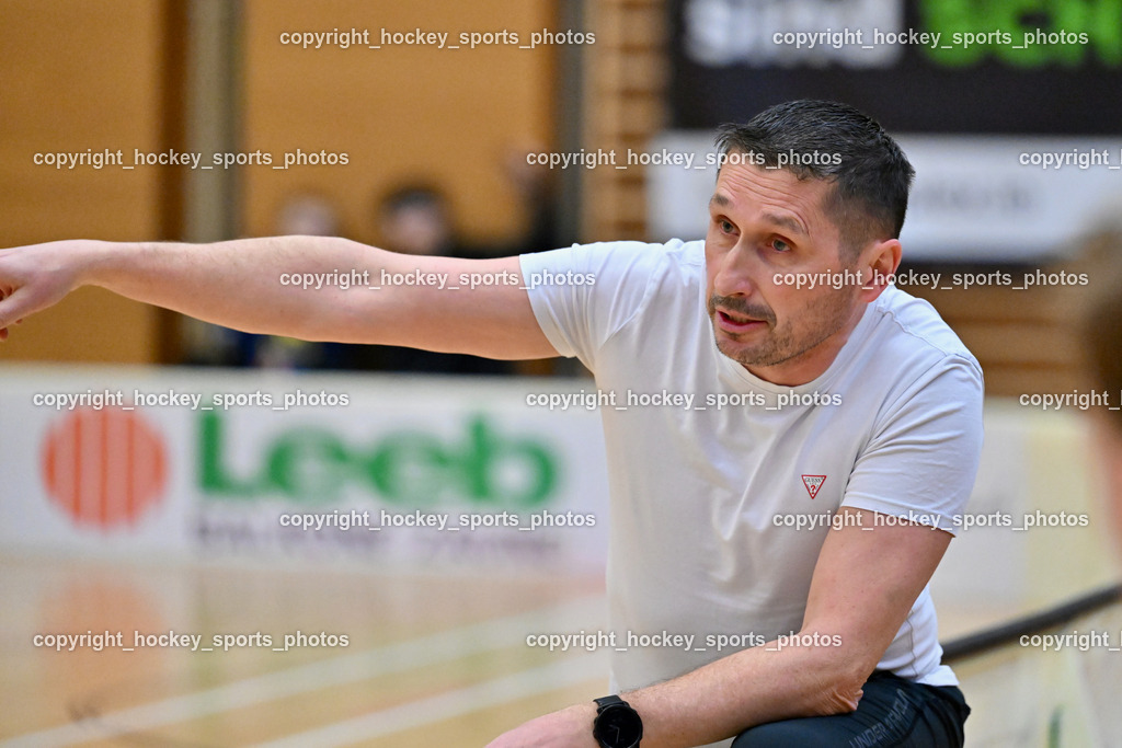 VSV Unihockey  vs. FBK Loka  | Headcoach FBK Loka Gorazd Tomc, VSV Unihockey  vs. FBK Loka , VSV Unihockey  vs. FBK Loka  am 25.01.2026 in Villach (Ballspielhalle St. Martin), Austria, (Photo by Bernd Stefan)
