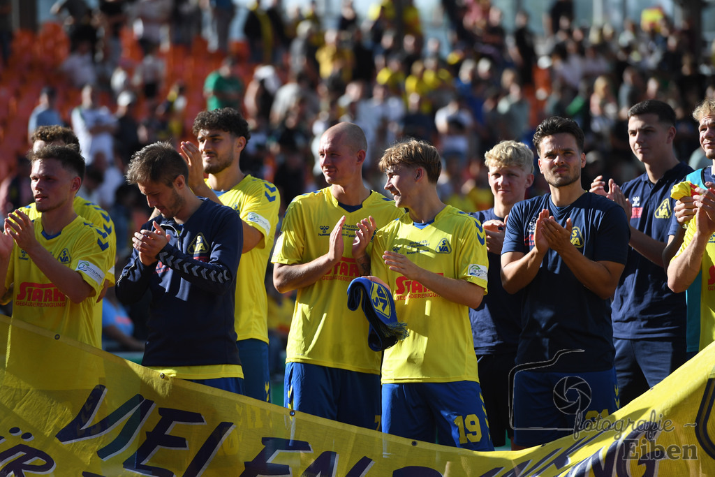 SV Atlas-Delmenhorst-Borussia Mönchengladbach | DFB-Pokal 1. Runde;SV Atlas Delmenhorst (gelb)-Borussia Mönchengladbach (schwarz) am 17.08.2025 in Oldenburg (Marschweg-Stadion), Photo: Philip Eiben 2025 - Realisiert mit Pictrs.com
