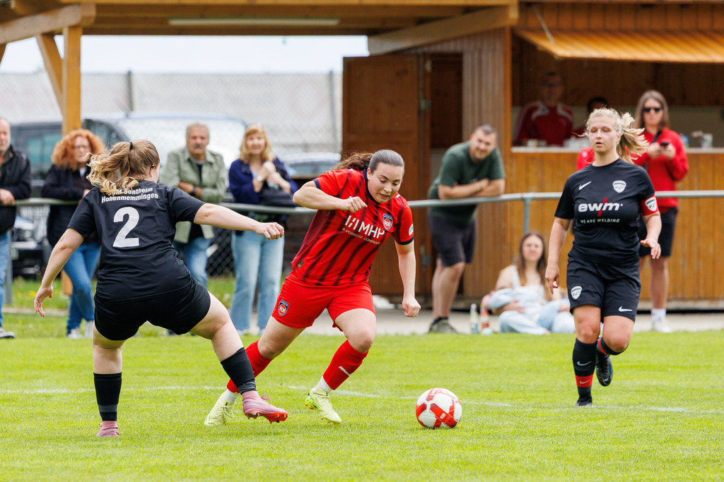 20260517-SGMHS-FCH_059 | SGM Hohenmemmingen/Sontheim vs. 1.FC Heidenheim 1846 II, Fußball, Frauen, Bezirksliga Meisterrunde, 2025/2026, 4. Spieltag, 17.05.2026 in Sontheim, Rasenplatz 1(Foto: Michael Bulling) - Realisiert mit Pictrs.com