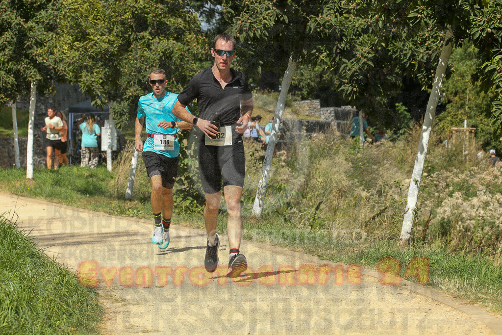 250824_1245_EX1_0419 | Sportfotografie im Rhein-Sieg Kreis, Köln, Bonn, NRW, Rheinland Pfalz, Hessen, etc. Unser Tätigkeitsfeld umfasst den Laufsport vom Volkslauf über den Marathon, Duathlon, Triathon bis zum Ultralauf wie Kölnpfad Ultra oder Schindertrail.