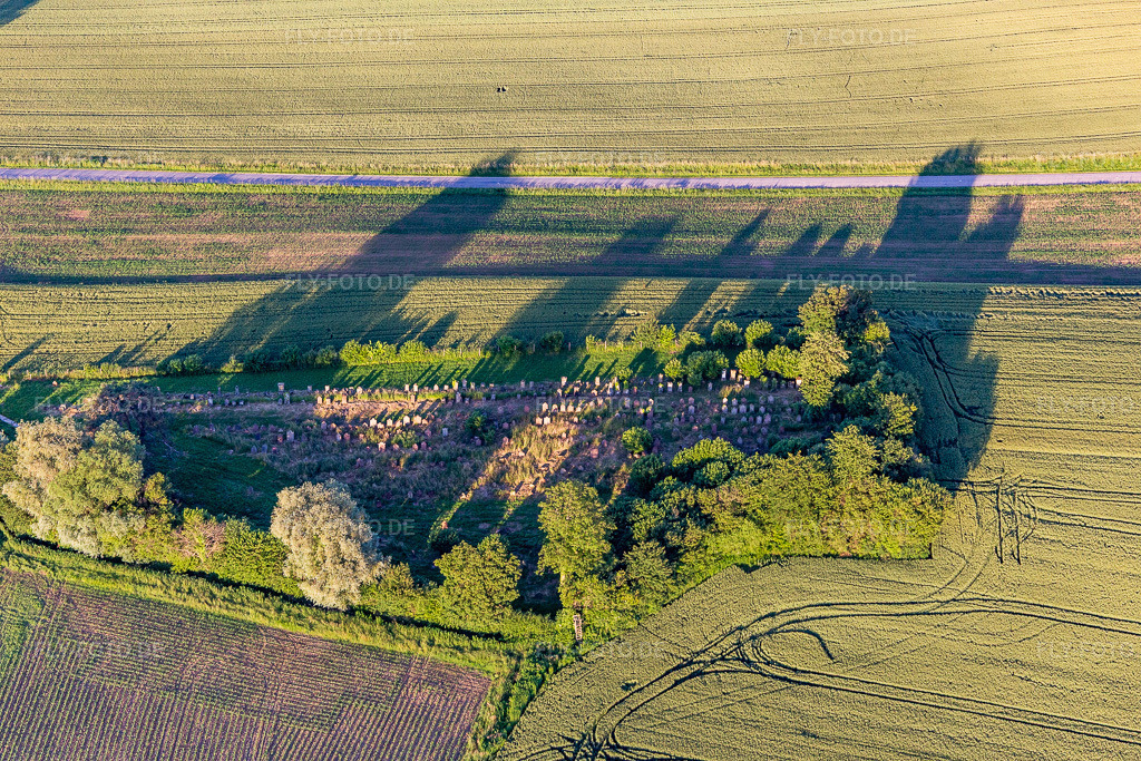 Luftbild: Jüdischer Friedhof in Trimbach im Bundesland Bas-Rhin in Frankreich. Foto: IMG_115528.jpg vom 16.06.2019 durch Werner Riehm/FLY-FOTO.de