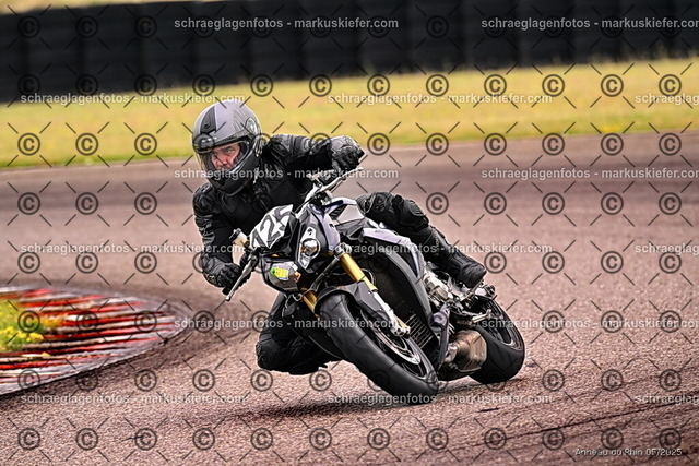 25bt02-0147 | markuskiefer.com - Realisiert mit Pictrs.com