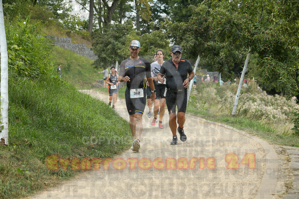 250824_1345_EX1_3522 | Sportfotografie im Rhein-Sieg Kreis, Köln, Bonn, NRW, Rheinland Pfalz, Hessen, etc. Unser Tätigkeitsfeld umfasst den Laufsport vom Volkslauf über den Marathon, Duathlon, Triathon bis zum Ultralauf wie Kölnpfad Ultra oder Schindertrail.