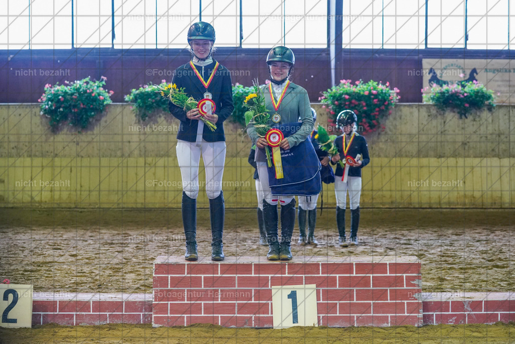 20221002-FAH09627 | Obberbayerische Meisterschaften Vielseitigkeit 2022, Schwäbische Meisterschaften Vielseitigkeit 2022, Mertingen, Schwaben, Bayern, Geländeturnier, Buschreiter, Turnierfotografen Bayern, Fotoagentur Herrmann,  Bayerische Meisterschaften VS Jun. / JR / Pony:, Turnierbilder, Pferdebilder, Turnierfotos, Pferdesortfotografie, Reitsportfotograf, Pferdeshooting
