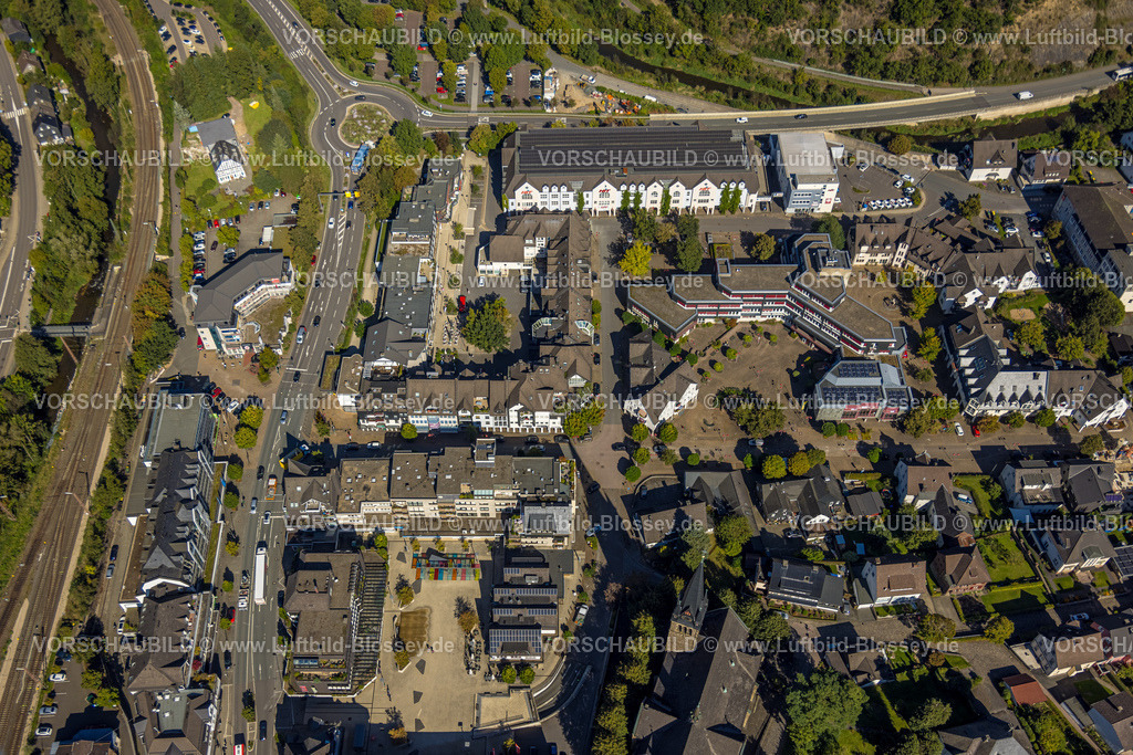 Lennestadt230910056Altenhundem | Luftbild, Stadtverwaltung, Hit Einkaufszentrum, Marktplatz, Altenhundem, Lennestadt, Sauerland, Nordrhein-Westfalen, Deutschland