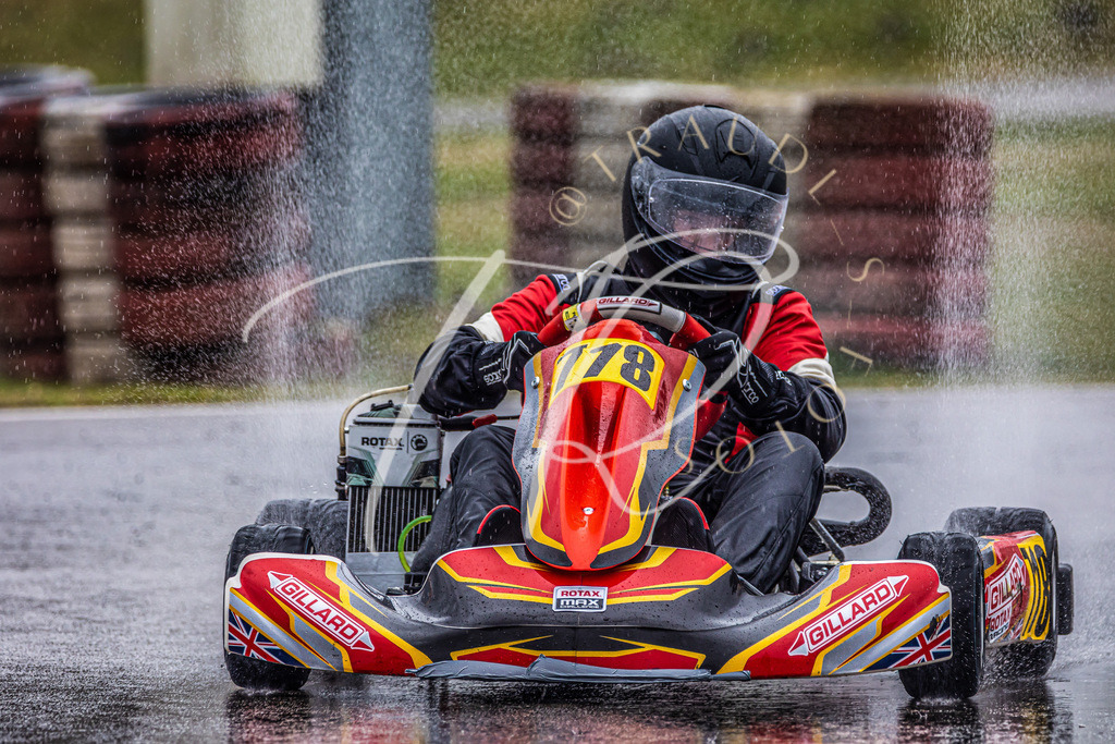 9d8998a6127d4d00a09439d047093331 | traudl_s_fotos