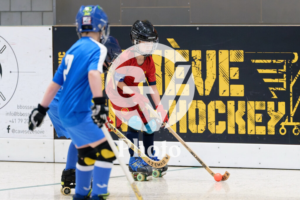 U11  - Geneve RHC v RHC Diessbach  |  during the U11  match between Geneve RHC and RHC Diessbach  at Centre sportif de la queue d'arve in Geneve, Switzerland