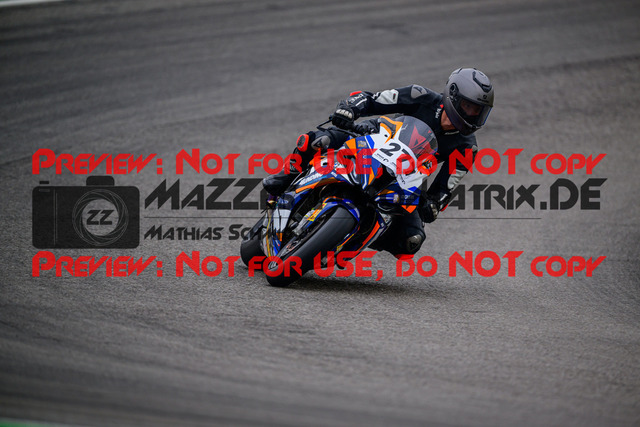 MaZZes_Fotomatrix_20250421_6007705_7262 | WEISS