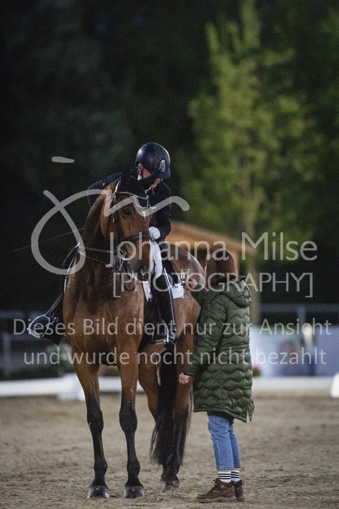 230429_Dressurfestival_S-Kür-348 | Deine schönsten Turniermomente als professionelle Fotos! Entdecke hochwertige Pferdesport-Fotografie im Online-Shop. Jetzt Fotos finden & bestellen!