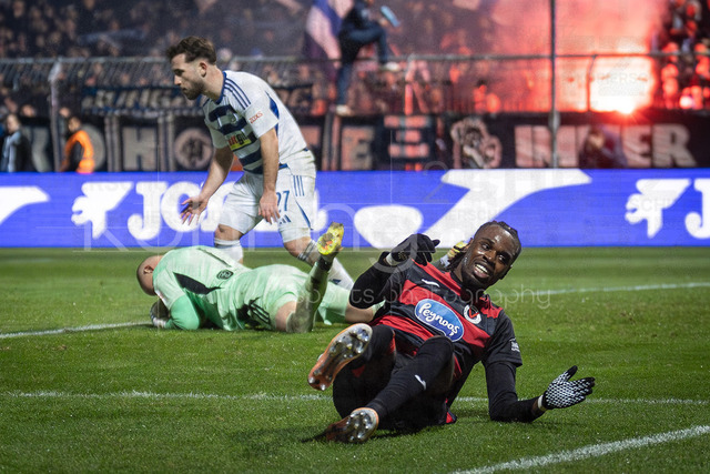 3. Liga: FC Viktoria Köln - MSV Duisburg, 21.12.2025 | Vergebene Chance von Yannick Tonye (Viktoria Köln, 30) ; Köln, 21.12.2025, 19. Spieltag der 3. Fußball-Liga, FC Viktoria Köln - MSV Duisburg im Sportpark Hoehenberg in Köln.Die DFL-Bestimmungen verbieten die Verwendung von Fotografien als Bildsequenzen und / oder Quasi-Videos.