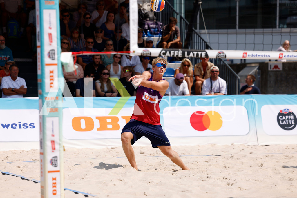 Obi BeachTour 2026 - Basel | BASEL, SWITZERLAND - JULY 19: MATHIS KÄLIN (SUI) during the Obi BeachTour 2026 match between LEITNER / KINDL (AUT) and BREER / KÄLIN (SUI) at Barfüsserplatz on July 19, 2026 in Basel, Switzerland. - Realisiert mit Pictrs.com