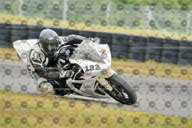 25bt05-0694 | markuskiefer.com - Realisiert mit Pictrs.com