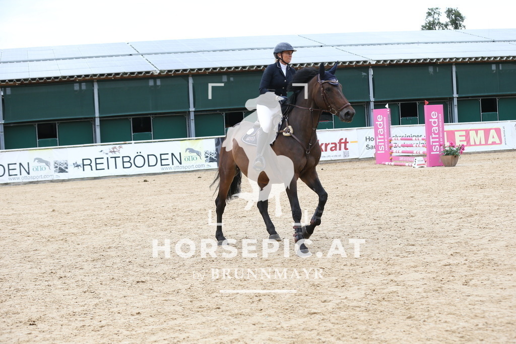 DL2Q5333 | Willkommen bei Brunnmayr - Design & Fotografie – Ihrem Spezialisten für Reitturniere und Pferdeveranstaltungen in Oberösterreich, Salzburg und Bayern! Seit über 17 Jahren sind wir leidenschaftlich dabei.