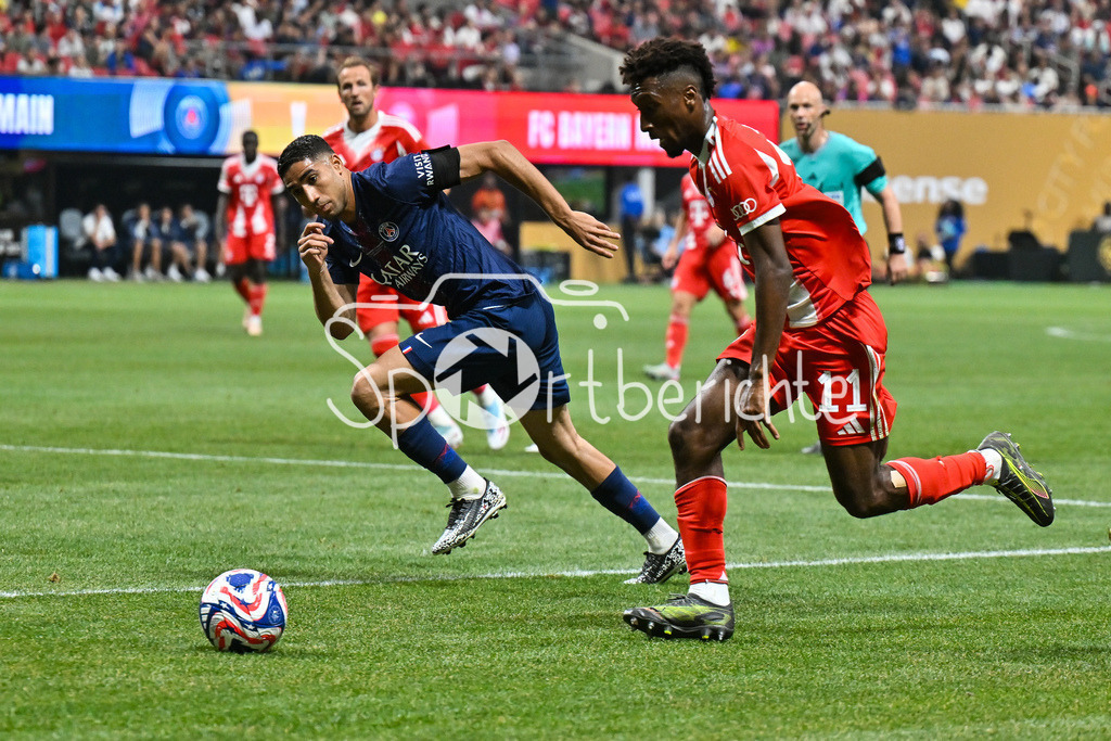 Paris Saint Germain - FC Bayern München | im Duell Achraf HAKIMI (Paris SG 2) und Kingsley COMAN (FC Bayern Muenchen 11) / Zweikampf / FIFA Club World Cup: Paris Saint Germain - FC Bayern Muenchen, Mercedes Benz Stadium am 05.07.2025 / NOT FOR SALE IN USA