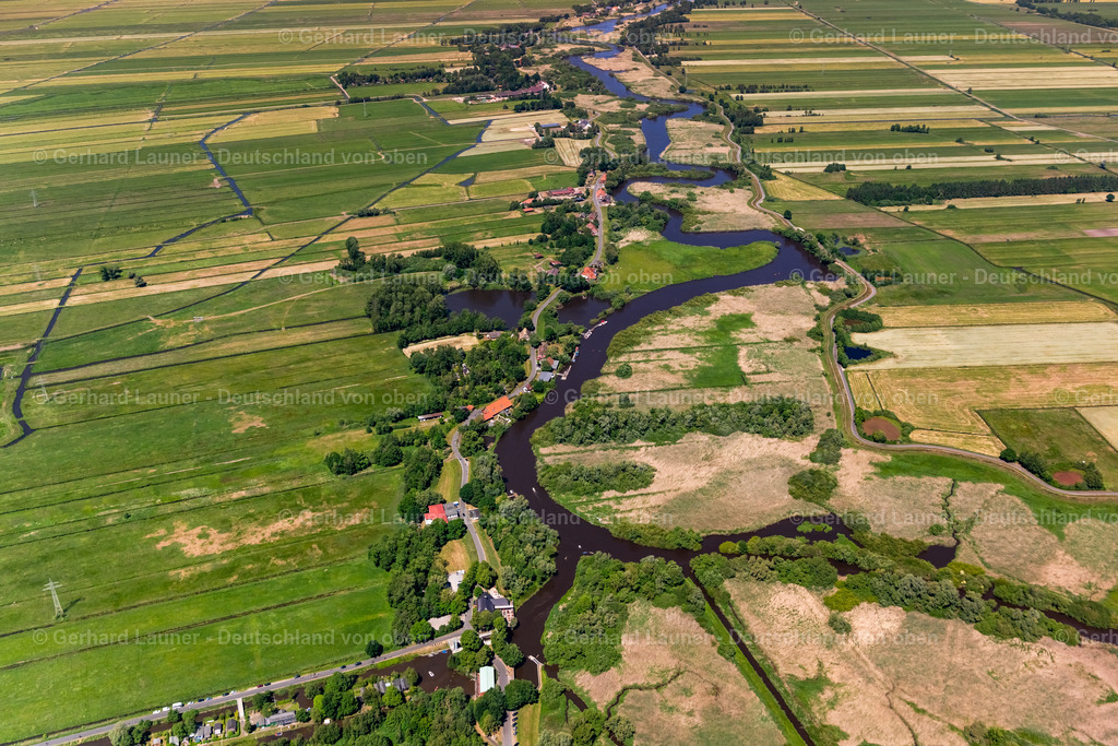 4028896 | BREMEN 01.06.2020 Schleusenanlagen der Schleuse Kuhsiehl am Abzweig der Wümme - Kuhgraben mit dem Landhaus Kuhsiehl in Bremen, Deutschland. // Locks - plants on the banks of the waterway of the with dem Landhaus Kuhsiehl in Bremen, Germany. Foto: Gerhard Launer
