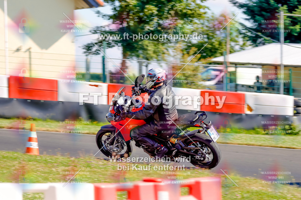 _MOT8869 | Hier findet Ihr Bilder von Touristenfahrten auf der Nürburgring Nordschleife oder von anderen Veranstaltungen die ich besucht habe. Viel Spass beim Durch Schauen 