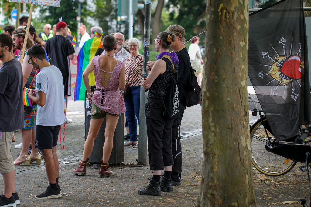CSD_Moers_190725_016 | Bildergalerie von Sport-Ereignissen aber auch von weiteren spannenden Dingen - nicht nur vom Niederrhein. In Anlehnung an den bekannten Spruch von Hanns Dieter Hüsch heißt das Motto: "Niederrhein ist überall".  - Realisiert mit Pictrs.com