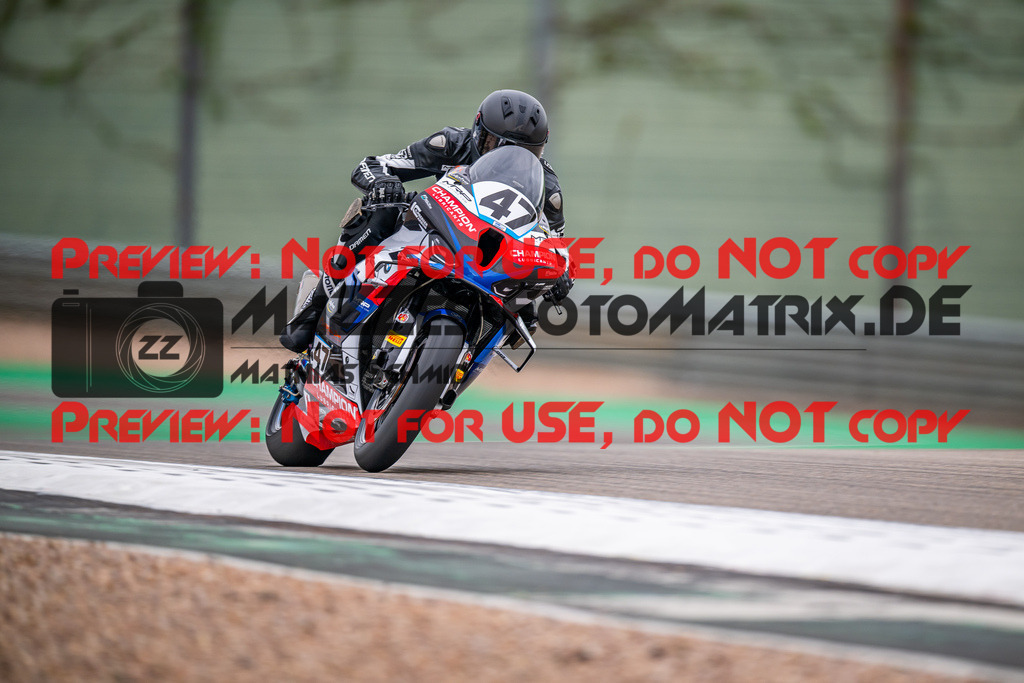 MaZZes_FotoMatrix_240503_6007705_3947 | STK1000
