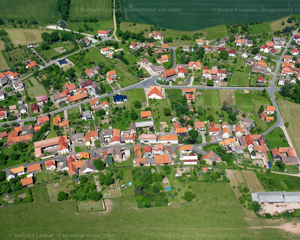 2634386 | STEINRODE 16.06.2006 Dorf - Ansicht an der Wernigeröder Dorfstraße im Ortsteil Werningerode in Steinrode im Bundesland Thüringen, Deutschland. // Village view on street Wernigeroeder Dorfstrasse in the district Werningerode in Steinrode in the state Thuringia, Germany. Foto: Gerhard Launer