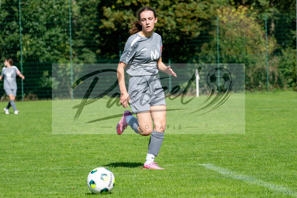 20260906_RULSVK_0451 | Fußball, Frauen:   beim Spiel der Kreisliga zwischen SG Rulle/Haste vs. SV Kettenkamp am 06.09.2026 im Stavermann-Sportpark in Rulle/Wallenhorst, Deutschland.(Foto von Nico Paetzel) - Realisiert mit Pictrs.com