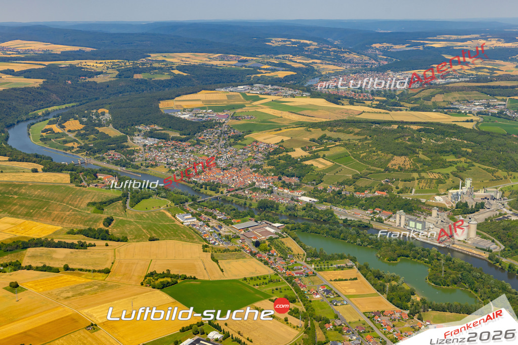Das Luftbild zeigt : Lengfurt Triefenstein - Die Luftaufnahme wurde 2023 vom UL-Flugzeug aus erstellt ( keine Drohne ) - Hochauflösende Luftaufnahme - Für grossformatige Ausdrucke geeignet. Die Geschenkidee !Mit Lizenz und Bildrechte bestellbar