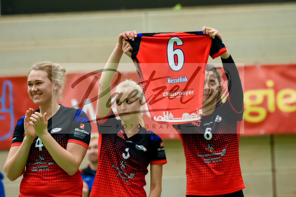 VCOBWA20211106_014 | Volleyball, Frauen:   bei dem Spiel der 3. Liga West zwischen VC Osnabrueck und SV BW Aasee in der Schlosswallhalle am 06.11.2021 in Osnabrueck, Deutschland. - Realisiert mit Pictrs.com