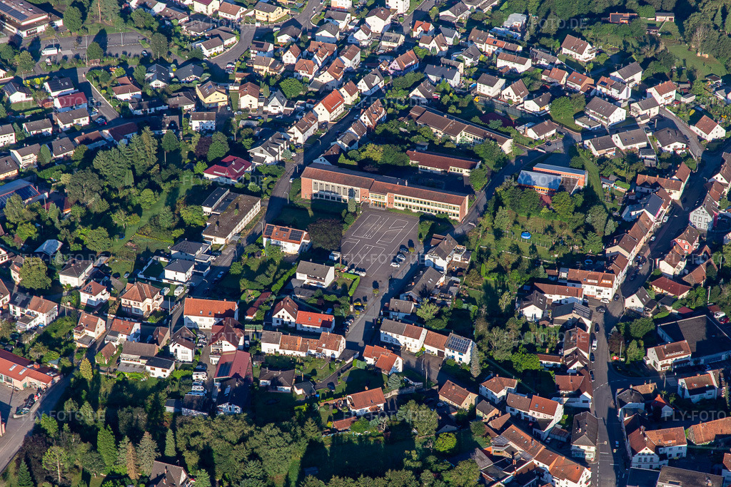Luftbild: Ortsansicht von Osten in Lemberg im Bundesland Rheinland-Pfalz in Deutschland. Foto: IMG_143101.jpg vom 06.08.2024 durch Werner Riehm/FLY-FOTO.de