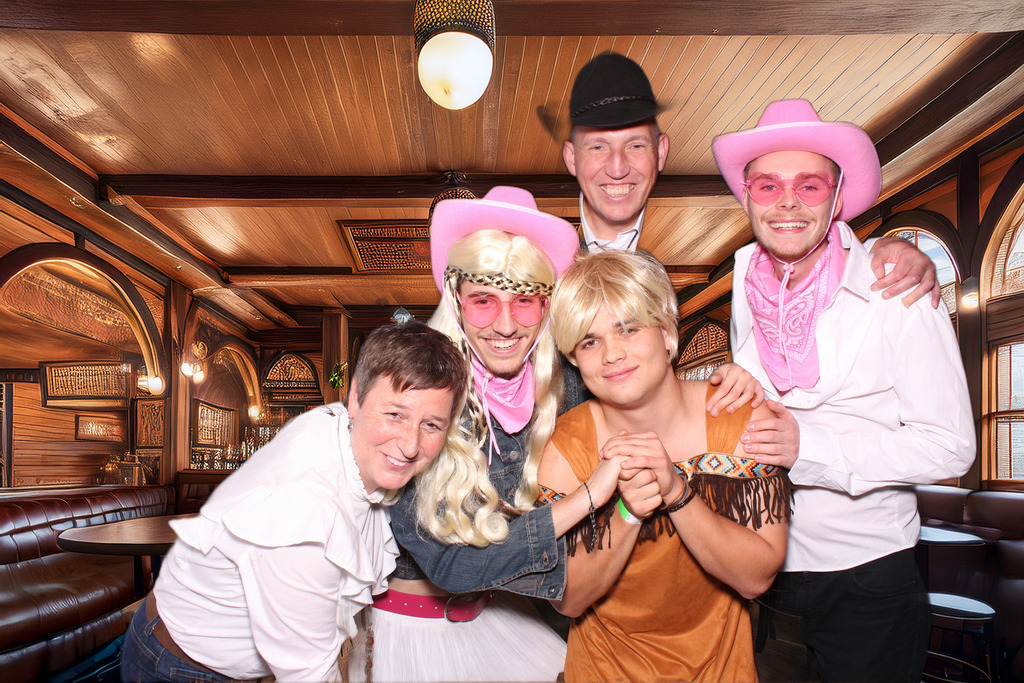 top-top.de-251025-0049 | Foto, Video, Fotografie, Videografie, Fotobox, DJ, Discjockey, Musik, Musikbox, Veranstaltung, Photobooth, Amazon, Ebay, Buchtipp, Bestseller, Autor, Verlag, Buch, Wesel, Hamminkeln, NRW, Dinslaken, Rees, Drohne, Hochzeit, Party, Fotobox, Wesel, Fotograf