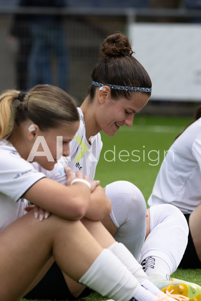 Fußball I Frauen I Saison 2025-2026 I Frauen 3. Liga | FVRZ Gruppe 2 | 18. Spieltag I Spielvereinigung Schaffhausen Damen 1 - Team Furttal Zürich I 17.05.2026 | Hochwertige Sportfotos kaufen & lizenzieren für Medien, Vereine, Agenturen & Sportler:innen. Entdecke professionelle Sportfotografie im Bildshop von Alexander Franzen. - Realisiert mit Pictrs.com