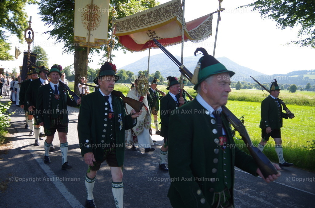 IMGP6134 | fotografiert von Axel PollmannLeonhardi Wallfahrt Benediktbeuern und Murnau, Fronleichnam, Fasching, Landschaft im Loisachtal und Benediktbeuern  - Realisiert mit Pictrs.com