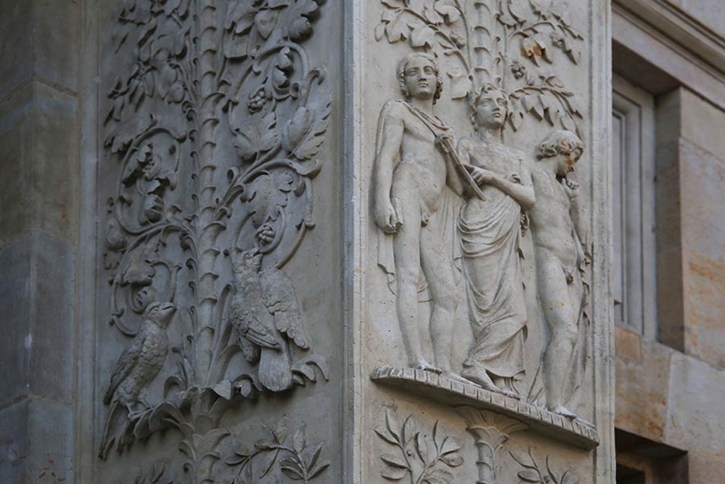 Schinkelportal | Das Team hinter BILDLEXIKON LEIPZIG bündelt historische wie aktuelle Informationen über die Stadt Leipzig in Text und Bild auf einer Plattform und stellt diese der interessierten Öffentlichkeit zur Verfügung.