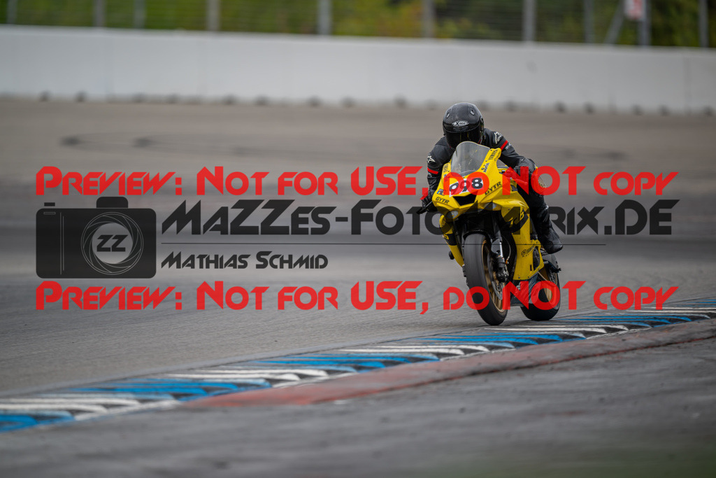 MaZZes-Fotomatrix-20260809-577080 | R1