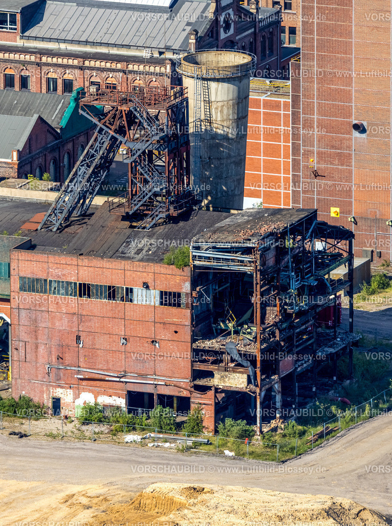 Hamm250500941 | Luftbild, Abrissarbeiten neben dem Hammerkopfturm am Bergwerk Ost Heinrich Robert, Stadtbezirk Pelkum, Hamm, Ruhrgebiet, Nordrhein-Westfalen, Deutschland