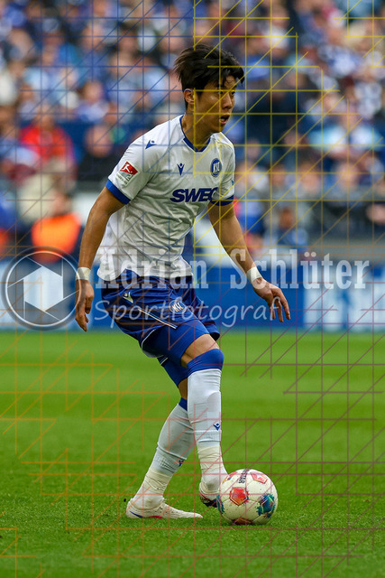05.04.2026, GER, Fussball, Herren, 2. BL, Saison 2025/2026, FC Schalke 04 - Karlsruher SC | Shio Fukuda (KSC) in Aktion am Ball, Einzelaktion 