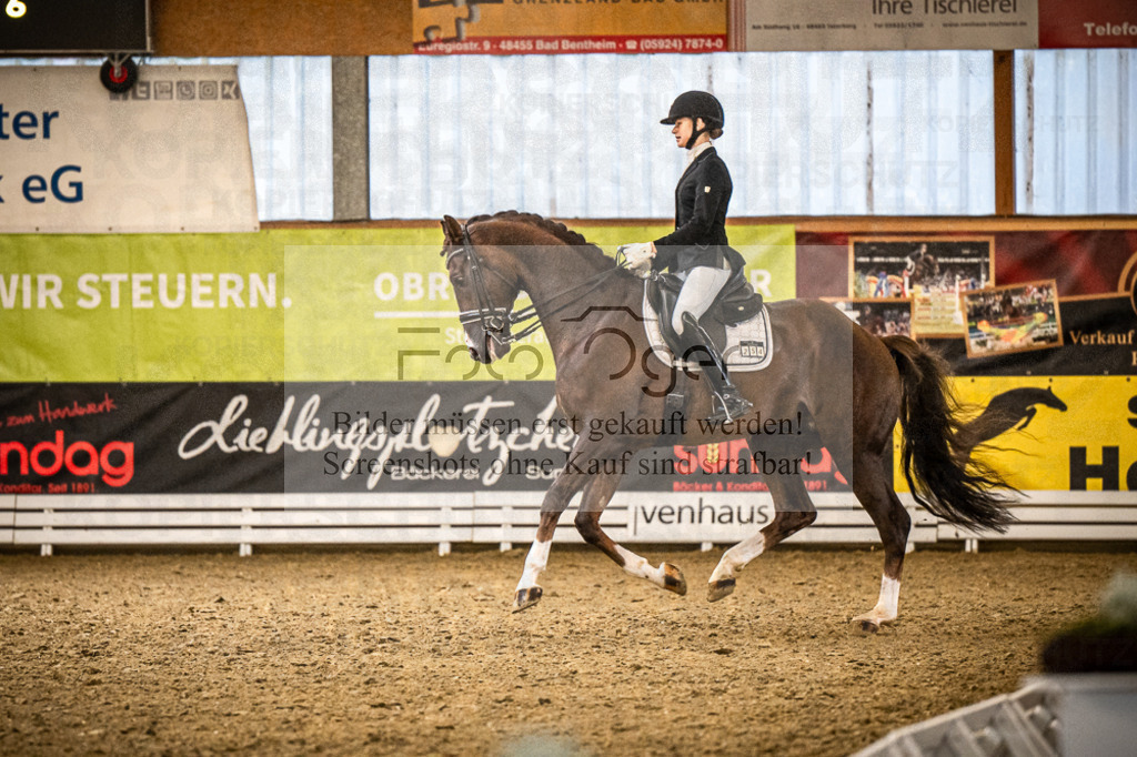 DOS_4135 | Entdecke hochwertige Reitturnierfotos von Foto Oger. Professionell, emotional und authentisch – jetzt Lieblingsmomente im Shop bestellen.Deutschlandweite Turnierfotografie. - Realisiert mit Pictrs.com