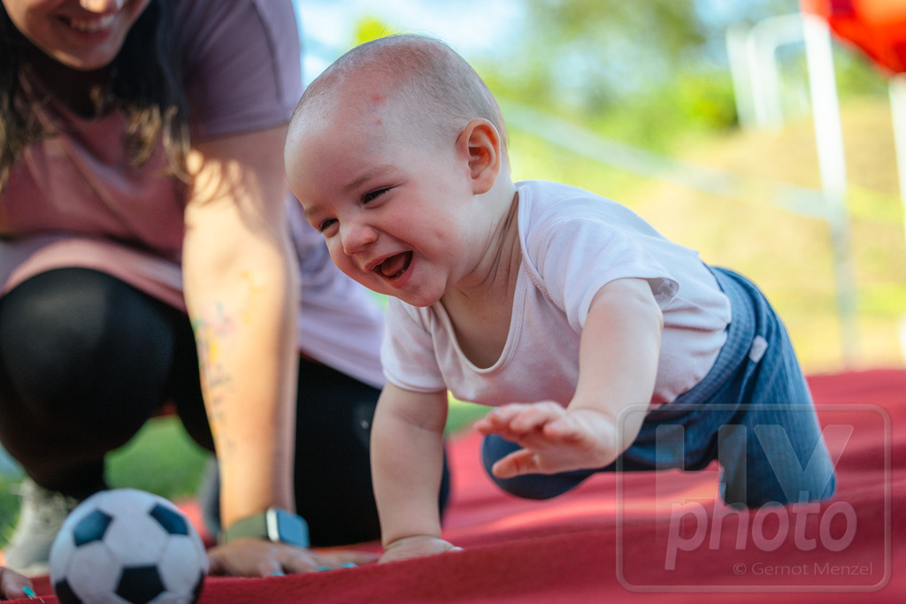 16. Hoywoj-CityLauf im Sportforum Hoyerswerda - 16.09.2023 | 10m VdK-Windel-Flitzer - Realisiert mit Pictrs.com