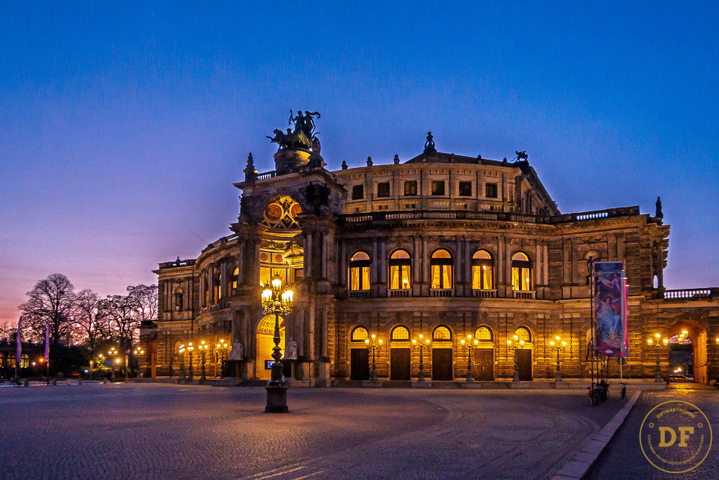 20250410-1-9583-S-SeOp-Seite-Wagen | Geschenke, Wandbilder und Accessoires mit Motiven aus Dresden und anderen schönen Orten zur Verschönerung Deines zu Hauses und zum verschenken gewünscht? Wähle Deine Lieblingsbild auf dem Produkt Deiner Wahl. 
