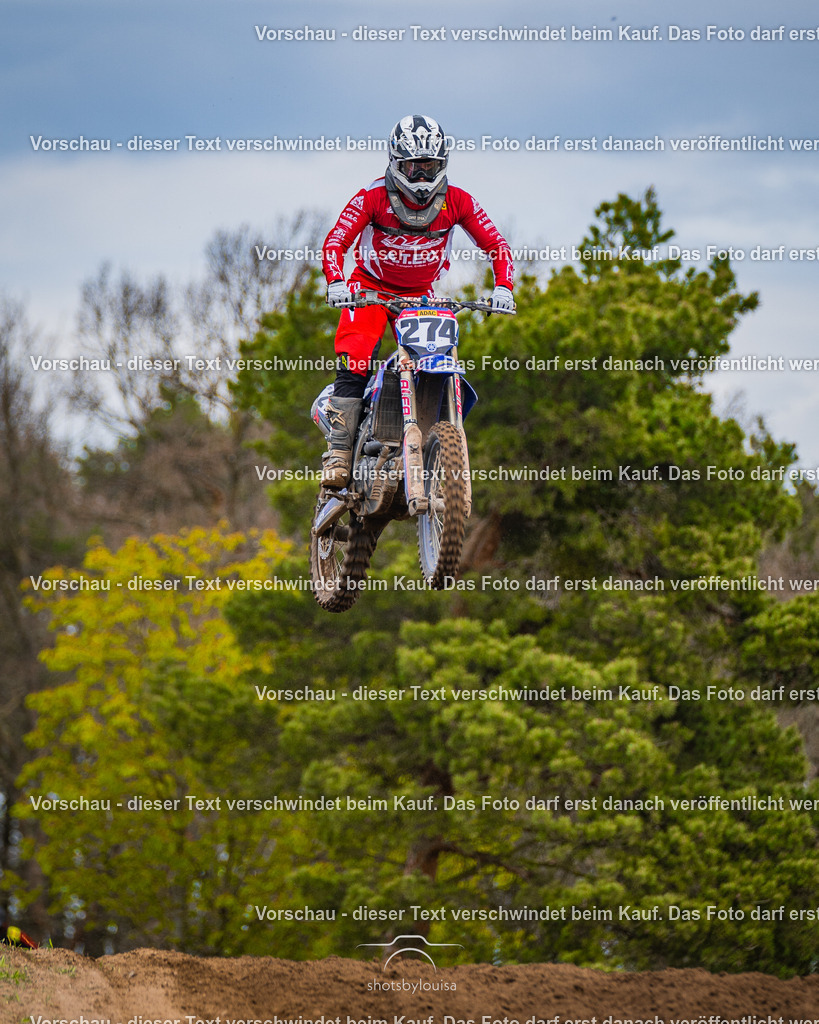 04_13_Bensdorf_MX1-1753 | Sportfotografin aus Berlin-Brandenburg mit Fokus auf Motocross. Ich halte deine sportliche Leistung und echte Emotionen auf und neben der Strecke professionell fest. Entdecke die Fotos von deinem Rennen und bestelle sie direkt hier im Shop.