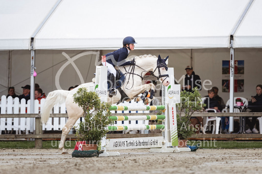 240504_PonyTrophy-184 | Deine schönsten Turniermomente als professionelle Fotos! Entdecke hochwertige Pferdesport-Fotografie im Online-Shop. Jetzt Fotos finden & bestellen!