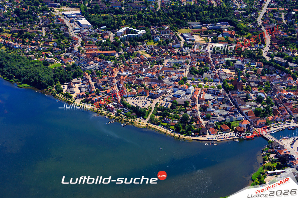 Das Luftbild der Stadt Neustadt in Hollstein wurde 2018 vom Flugzeug heraus erstellt (keine Drohne) Aufnahmehöhe ca.400 Meter- hohe Auflösung für beste Druck-Qualität
