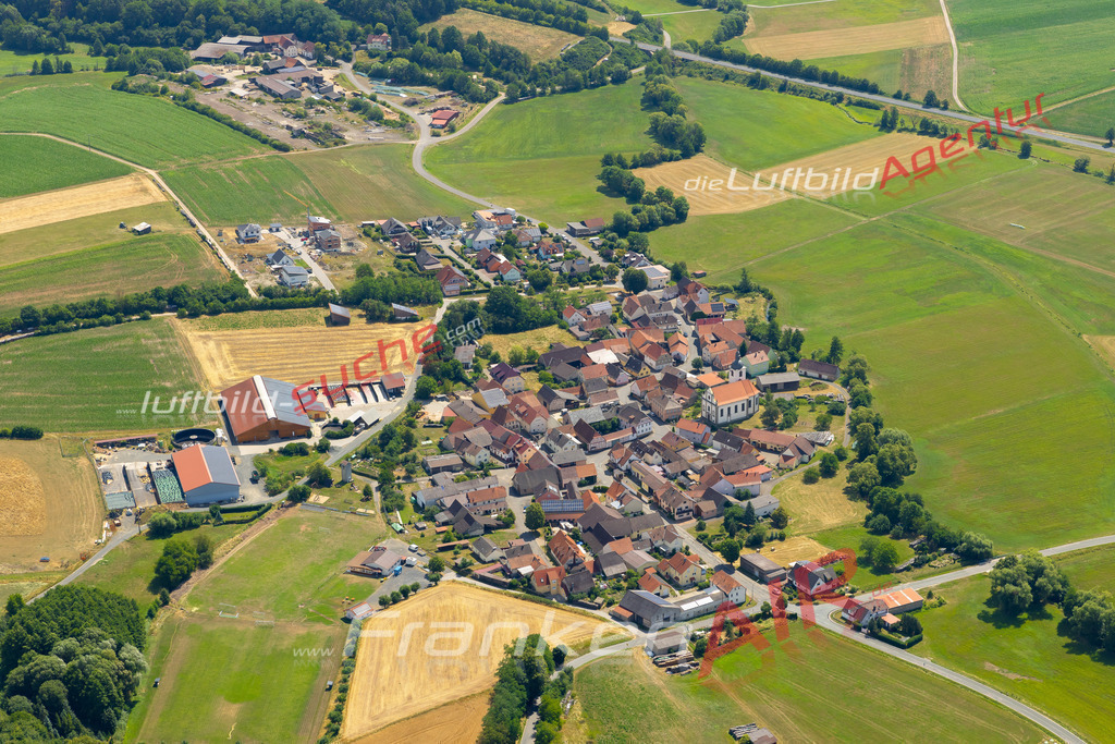 gemeinfeld-burgpreppach-fotograf-luftbildaufnahmen-2884-2023 | Das Luftbild zeigt : Gemeinfeld Burgpreppach - Die Luftaufnahme wurde 2023 vom UL-Flugzeug aus erstellt ( keine Drohne ) - 
Hochauflösende Luftaufnahme - Für grossformatige Ausdrucke geeignet. Die Geschenkidee !
Mit Lizenz und Bildrechte bestellbar