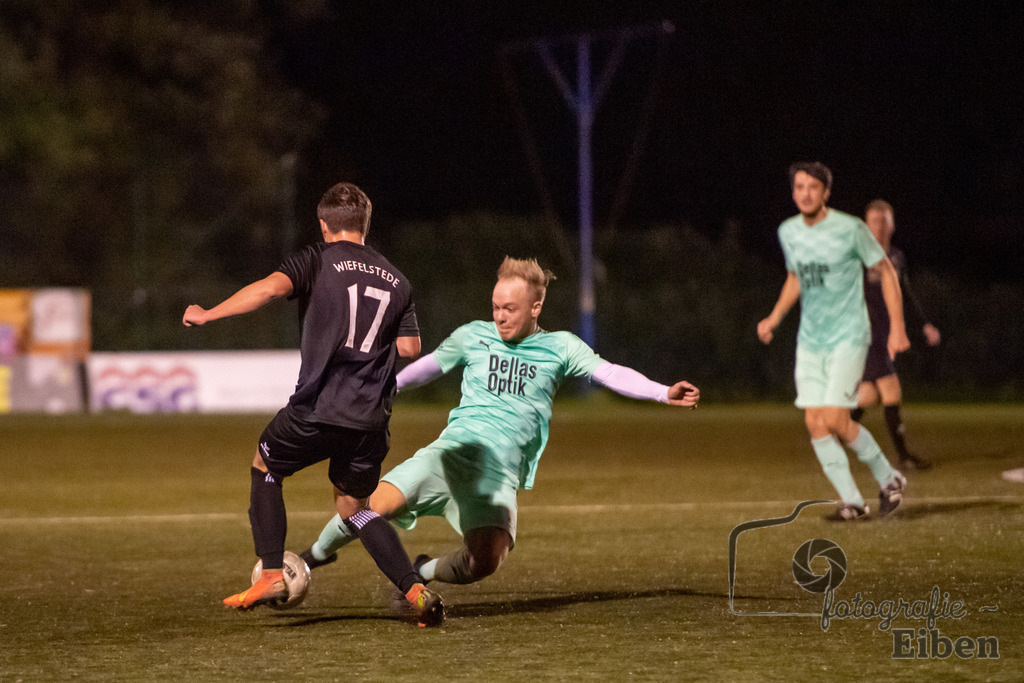 TuS Eversten-SVE Wiefelstede | Herren Kreisliga; TuS Eversten (grün)-SVE Wiefelstede (schwarz) am 03.11.2023; in Oldenburg (Sportanlage Maastricher Straße), Photo: Philip Eiben 2023 - Realisiert mit Pictrs.com