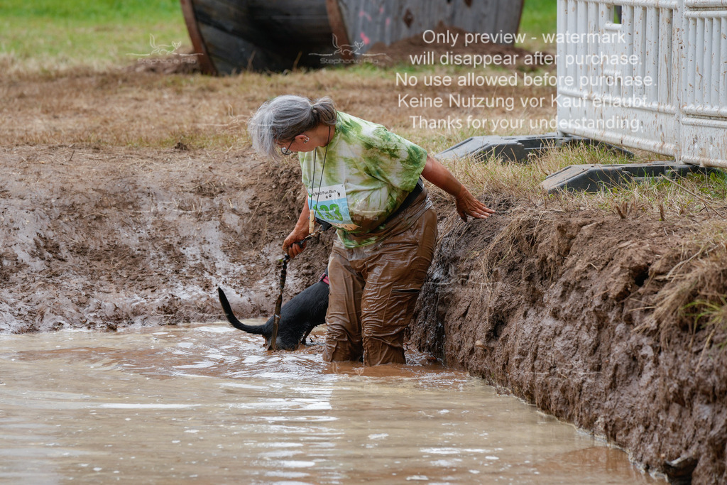 Schlamm_mit_Hund (404 von 460) | stephaniefillaphotographie - Realisiert mit Pictrs.com