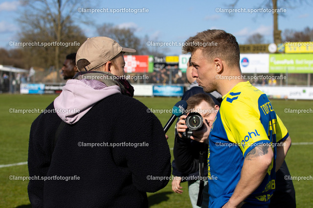Fußball I Herren I Saison 2025-2026 I SHFV-Lotto-Pokal I Halbfinale I SV Todesfelde - VfB Lübeck 121 | Janek Sternberg (37, SV Todesfelde) im Interview - Realisiert mit Pictrs.com
