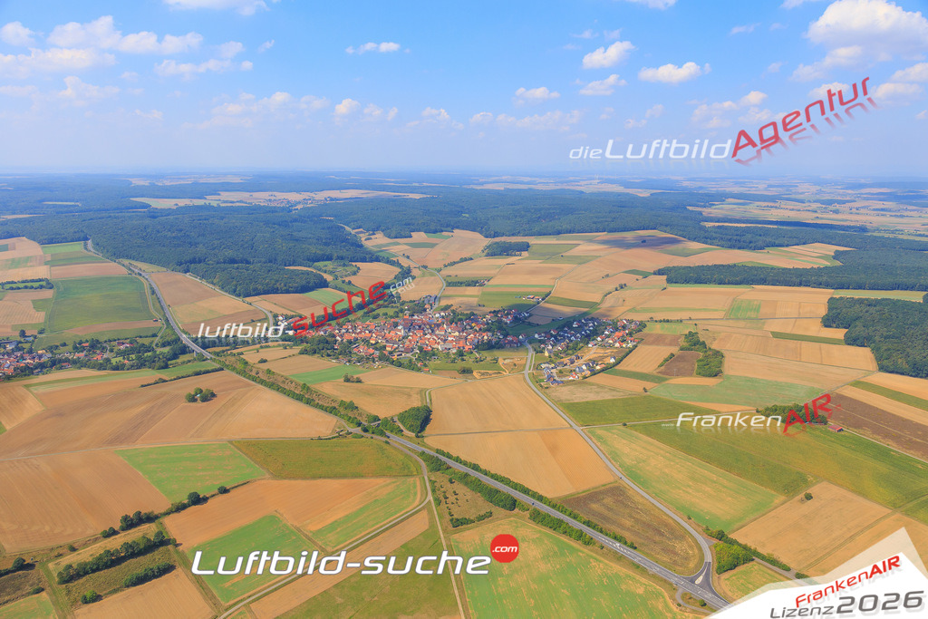 Luftbild von Humprechtshausen Riedbach - Luftaufnahme wurde 2015 von https://frankenair.de mittels Flugzeug (keine Drohne) erstellt - die Geschenkidee