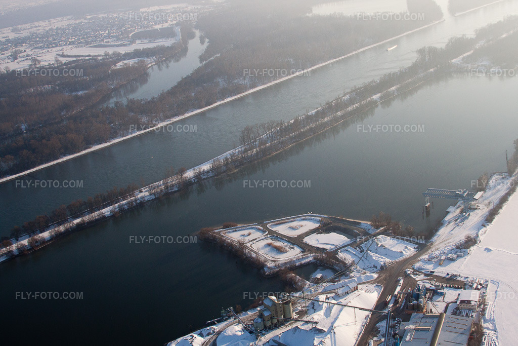 Aerial view: Rhine port in Lauterbourg in the state Bas-Rhin, France.Photo: IMG_36591.jpg taken on 01/05/2011 by Werner Riehm/FLY-FOTO.comResolution of the original: 4752 x 3168 px