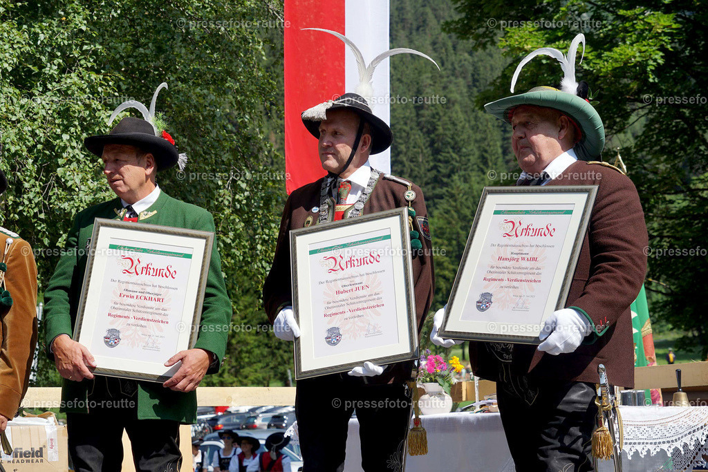 b-news-2023-Juli23-Regimentsschuetzenfest2-Steeg-EHRUNGEN-DSC07168 | Info aus dem Bezirk Reutte/Ausserfern Tirol sowie eine umfangreiche Bilddatenbank über die gesamte Region: Lechtal, Talkessel Reutte, Tannheimertal, Zwischentoren. Lech, Plansee, Zugspitze, Grenztunnel, B179, Fernpassstraße, Verkehr, Lawinen, Tradition, - Realisiert mit Pictrs.com